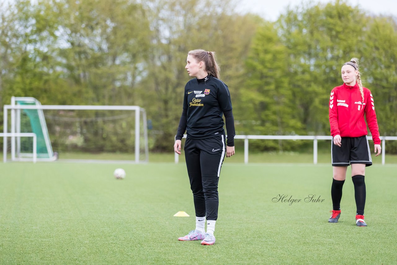 Bild 225 - Co-Trainerin der Frauen Nationalmannschaft Britta Carlson in Wahlstedt